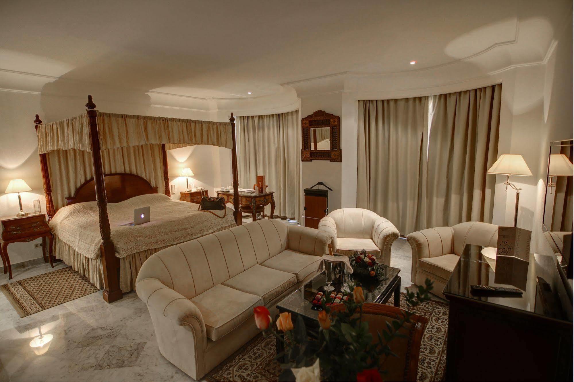 โฮเต็ล ลา ไมสัน บลังเช Hotel ตูนิส ภายนอก รูปภาพ A suite at the hotel