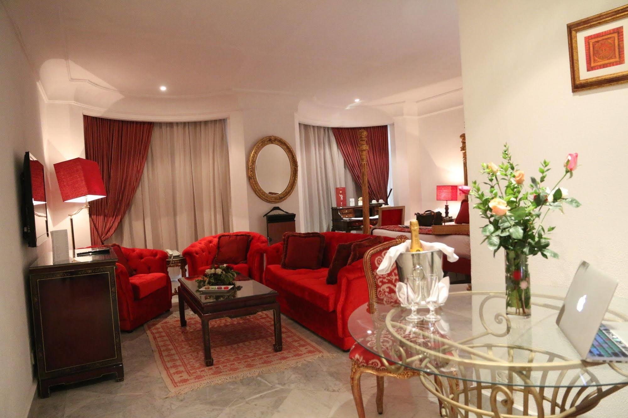โฮเต็ล ลา ไมสัน บลังเช Hotel ตูนิส ภายนอก รูปภาพ A living room in a luxury apartment