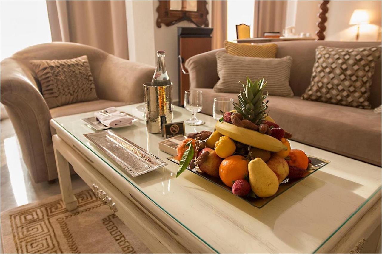 โฮเต็ล ลา ไมสัน บลังเช Hotel ตูนิส ภายนอก รูปภาพ Fruit platter